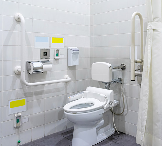 Barrierefreies Bad mit bodengleicher Dusche